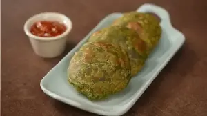 Chef Sanjeev Kapoor shares deliciously savoury moong palak puri recipe: See step-by-step preparation
