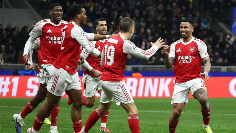 Becomes a laughing stock