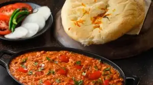 Tofu Bhurji Recipe: Healthy High-Protein Vegan Breakfast Made With Tofu, Herbs, and Vegetables