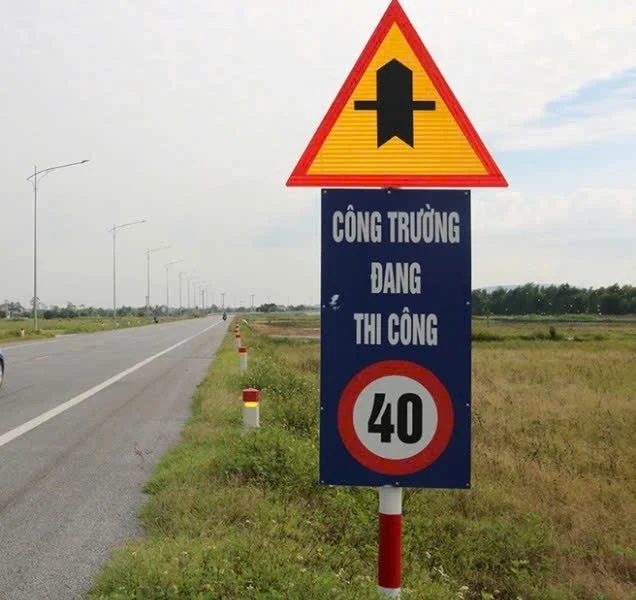 Proposal to review and remove the 40km/h speed limit signs on the coastal road in Nghe An - image 1
